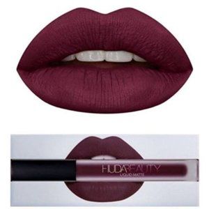Huda Beauty - OG Liquid Matte Lipstick in Famous